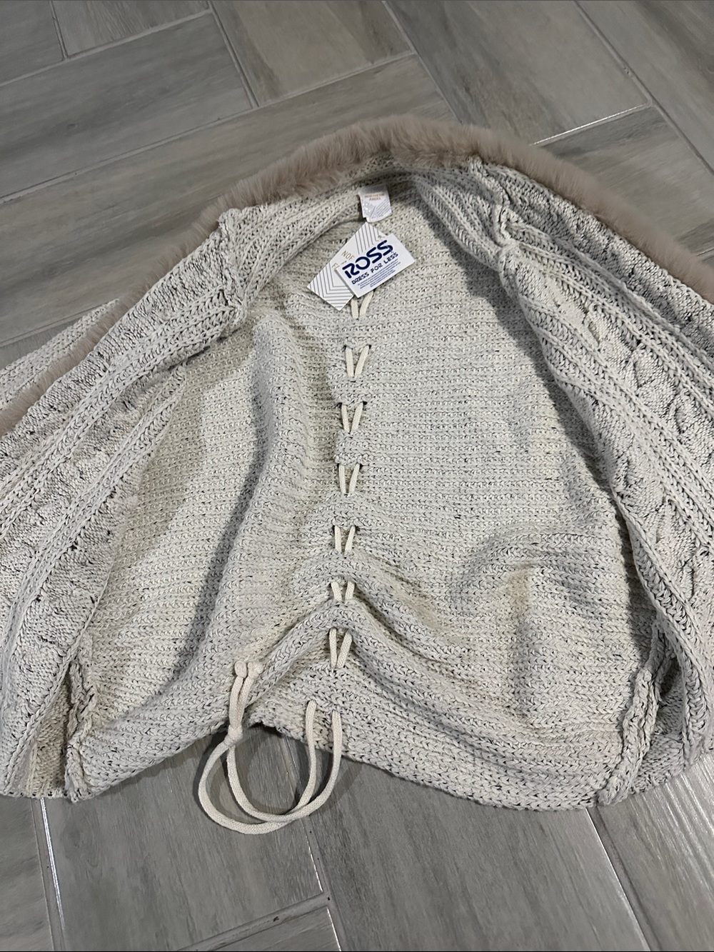 Cable Knit Shrug with Faux Fur Trim - Cream - Picture 5 of 6